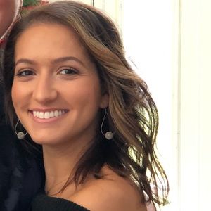 Meet your Posher, Nicole